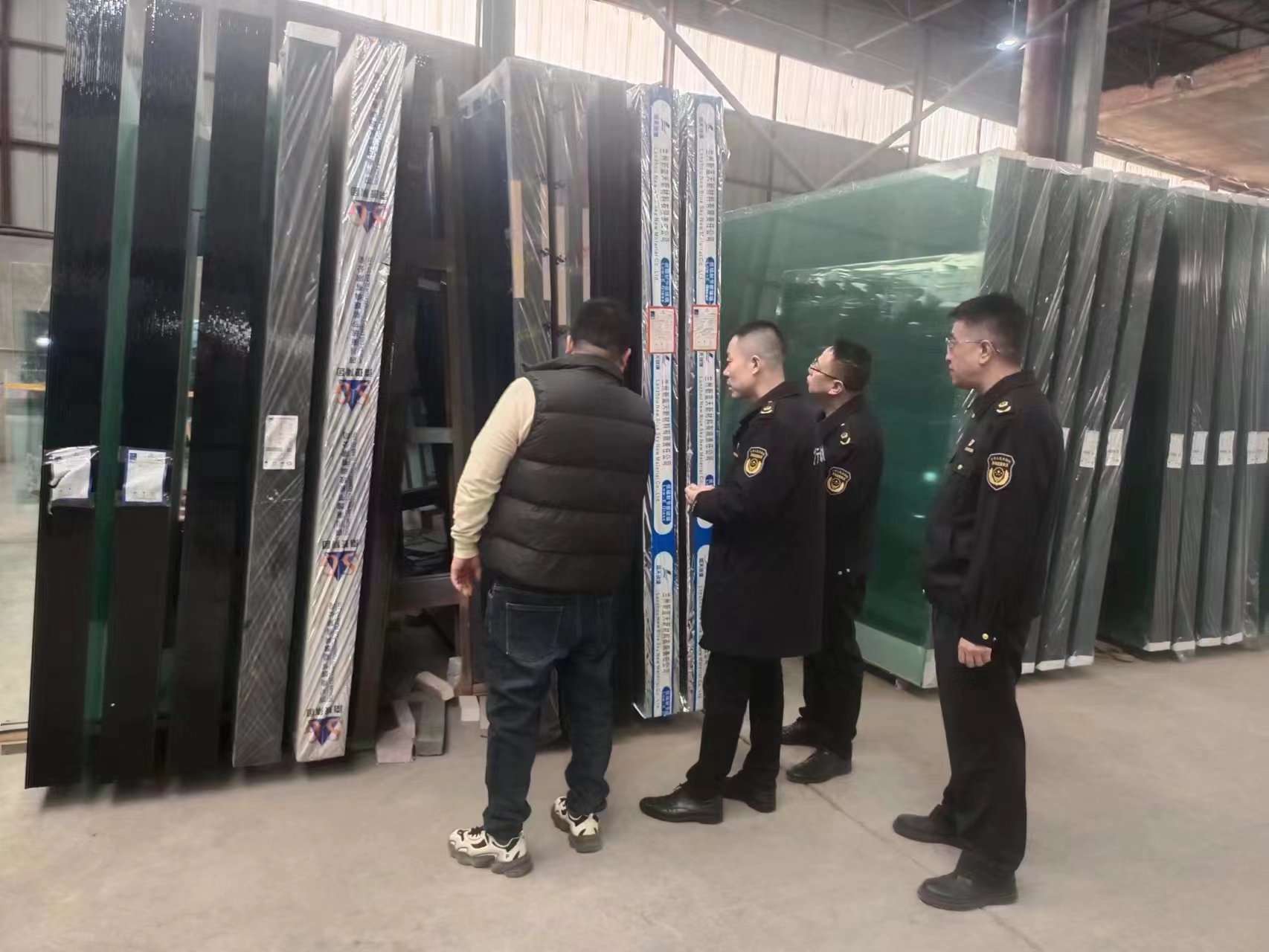 36115市场监管在行动麦积区市场监管局迅速开展央视