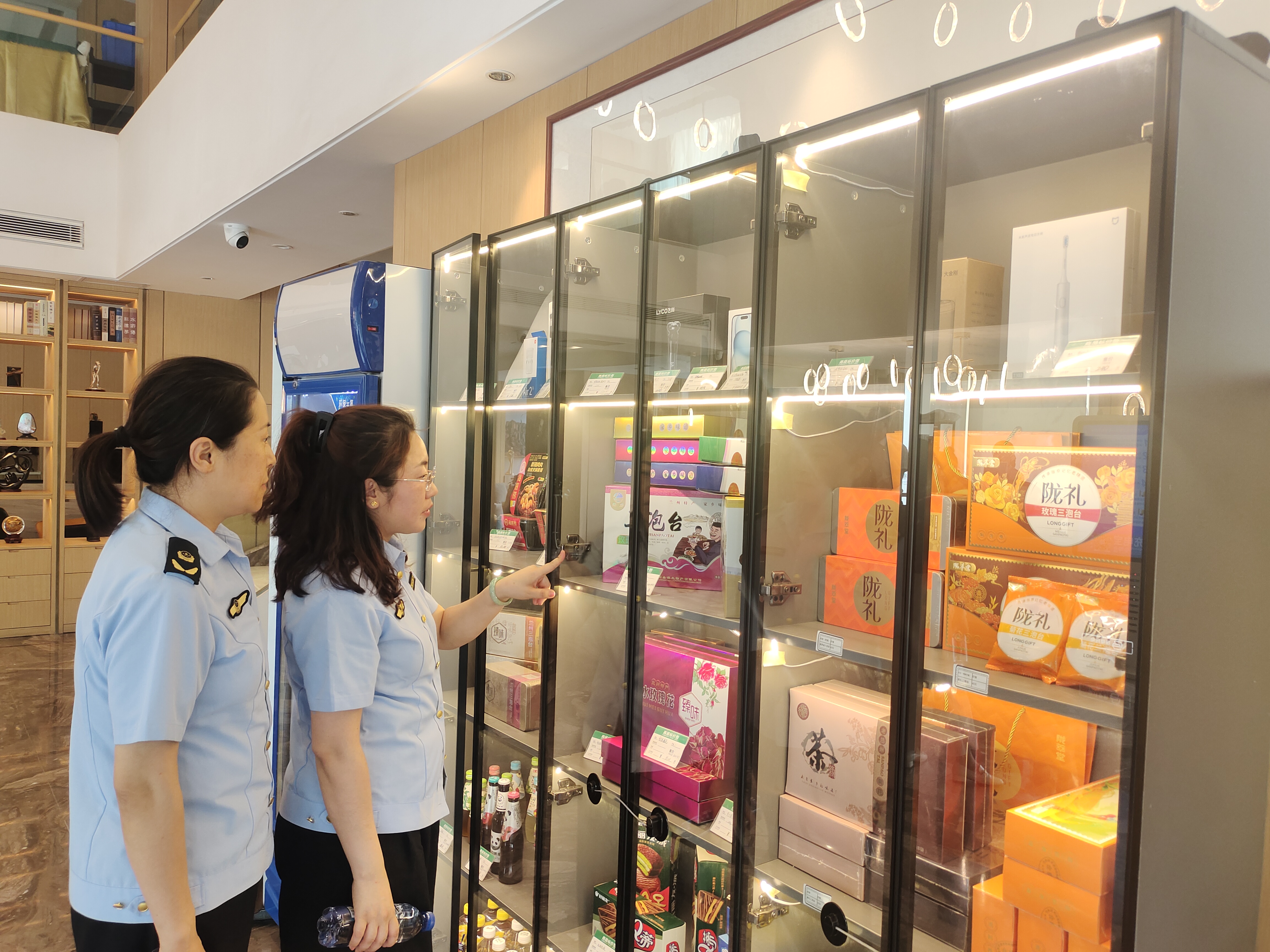 西固区陈坪市场监管所为2024兰州马拉松赛事保驾护航