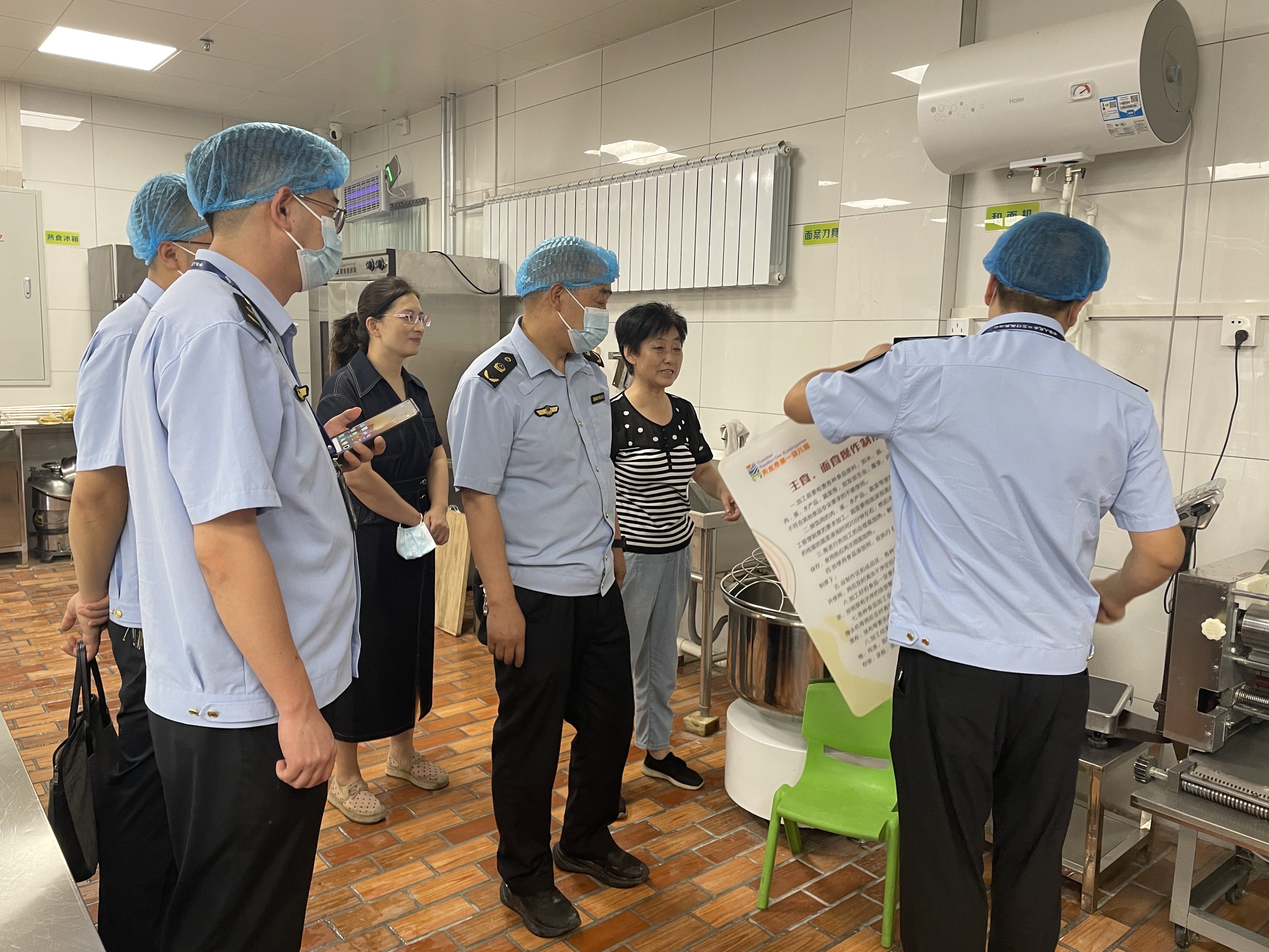 查隐患 守安全 秦州区市场监管局开展秋季学校及校园周边食品安全